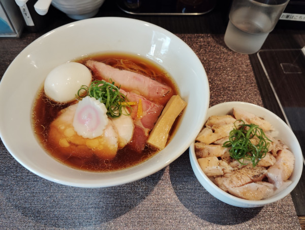 「特製しょうゆそば　ランチセット　　1380円」@光麟堂の写真