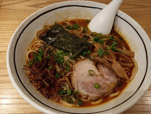 「【限定】スパイス味噌󠄀なないろカレーらーめん　¥1,000」@らーめん なないろの写真