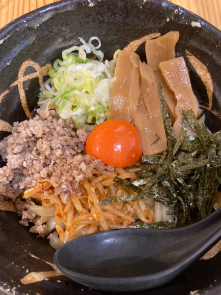 「辛まぜそば¥930」@麺屋 蝉 関大前店の写真