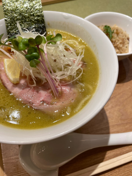「濃厚牡蠣らぁ麺」@らぁ麺 牡蠣と貝の写真