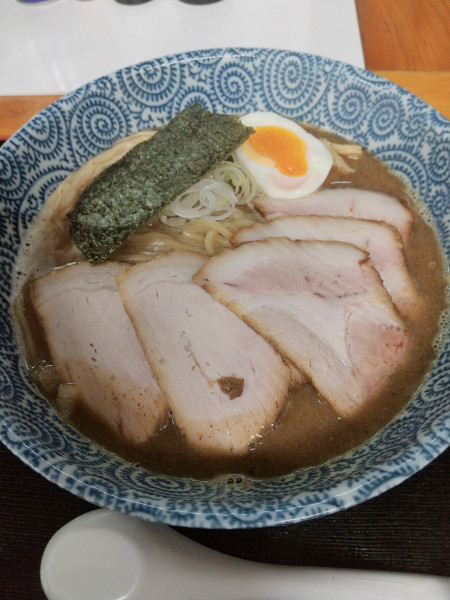 「濃厚中華そば(トッピング：チャーシュー)」@つけ麺 中華そば 佐とうの写真