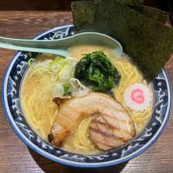 ラーメン醤油 820円