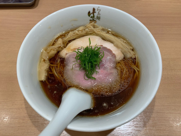 「醤油らぁ麺」@らぁ麺はやし田 道頓堀店の写真