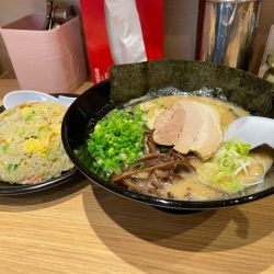 茨城豚骨 まる ノーマル + セットチャーハン