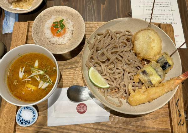 「かしわキーマつけうどん」@京都四条くをんの写真