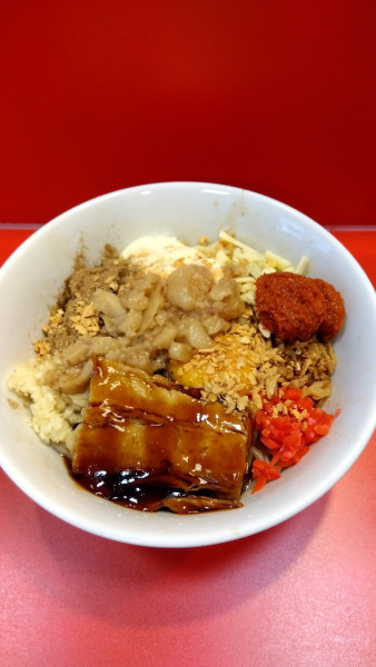 「ジャンク+麺300g+赤」@まぜそばマゼロー 船橋店の写真