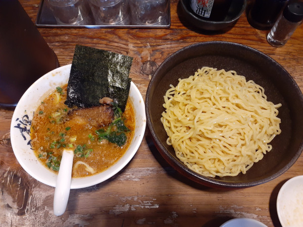 「辛味つけ麺、大盛」@横濱家 鶴川店の写真