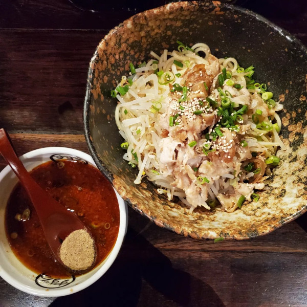 「シビカラ肉のせつけ麺」@麺や すする 本店の写真
