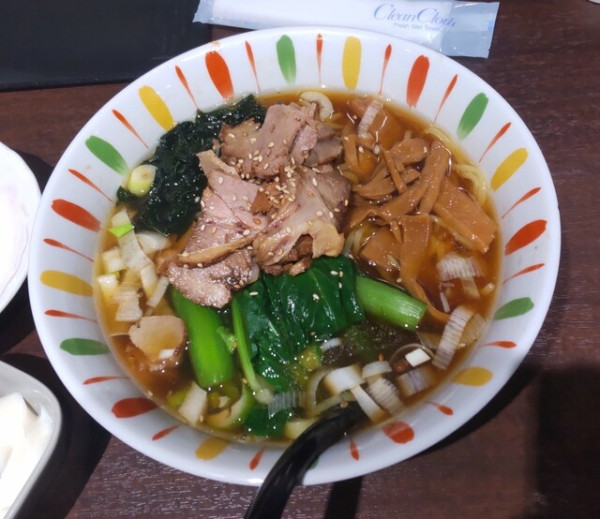「醤油ラーメン（醤油拉麺）900円」@中華美食屋 江俣店の写真