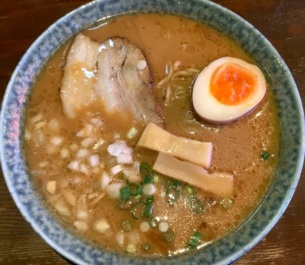 「熟成醤油✖️濃厚豚骨ラーメン」@古式ラーメン 鶴亀の写真
