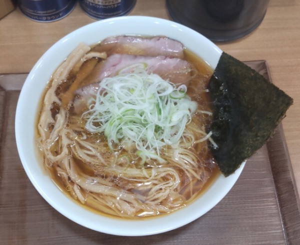 「醤油らーめん800円」@自家製麺たつ之也の写真