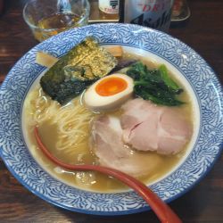 濃厚鶏白湯らーめん(塩味)¥1000+瓶ビール¥550-