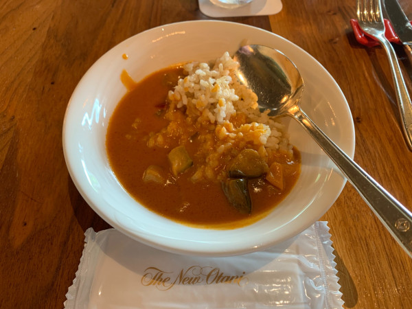 「シェフおすすめレッドカレー」@ガーデンラウンジの写真