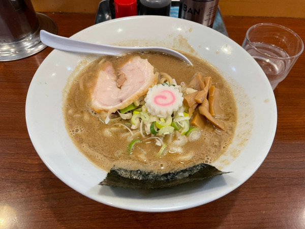 「メガ煮干ラーメン」@メガガンジャの写真