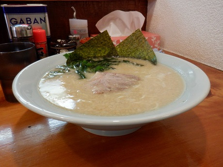 「ラーメン　油多め　並サイズ」@ニューラーメンショップ 小田原店の写真