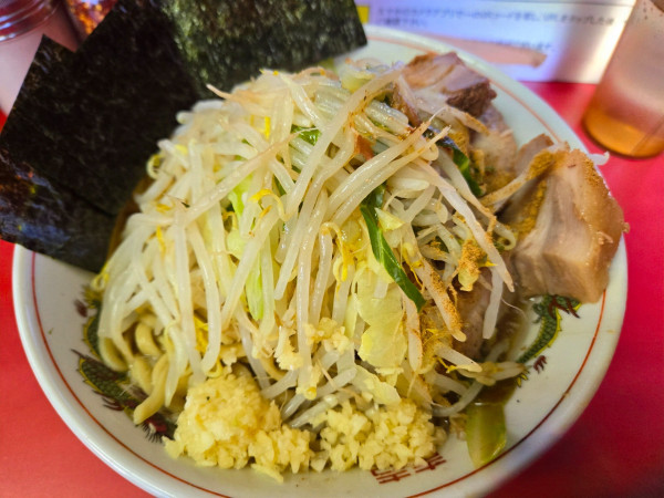 「大豚汁なし（ニンニク、カラメ、魚粉）+のり」@ラーメン二郎 環七一之江店の写真