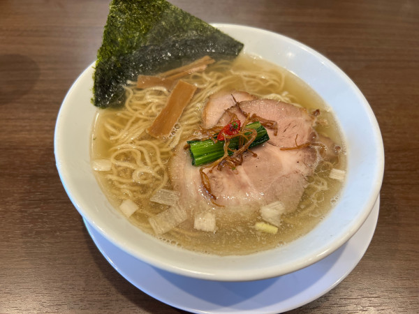 「淡麗魚貝しお」@麺屋 あきのそらの写真