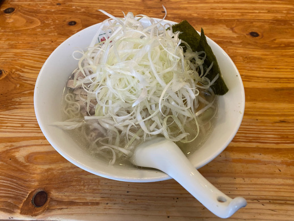 「蒸し鶏葱麺+餃子５個セット1,150円」@餃子の翠葉 桜木町店の写真