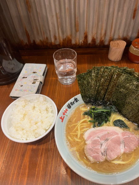 「並ラーメン海苔増し硬め濃いめ、ライス」@横浜らーめん 田村家 みどり店の写真