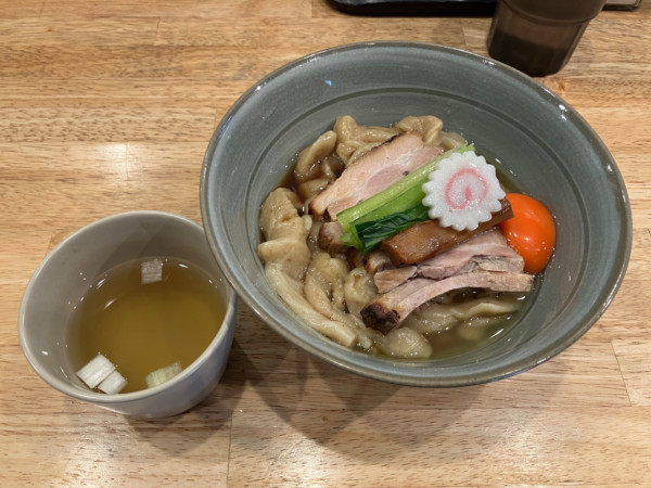 「油そば 1000円」@だしと麺 遊泳の写真