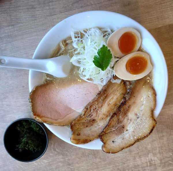 「全部のせ鶏汐らぁめん八分盛(1450円)」@らぁめん蓮華の写真