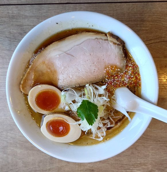 「汐らぁめん八分盛+味玉(1080円)」@らぁめん蓮華の写真