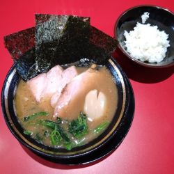 特製ラーメン 1050円 小ライス70円