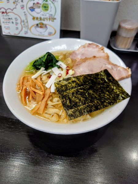 「背脂塩らーめん」@自家製手打ち麺 禿の写真