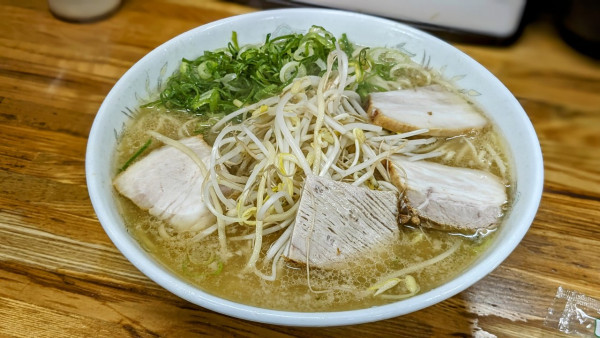 「スペシャル＋ライス（小）（1,000円＋150円）」@マルチョンラーメン 志布志本店の写真