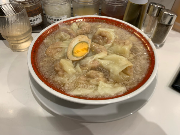 「粗びき肉汁雲呑麺(醤油)」@広州市場 横浜ポルタ店の写真