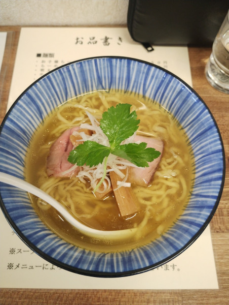「地鶏と鰹中華そば(塩)」@ラーメン香華の写真