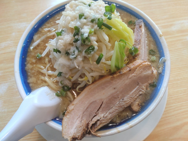 「豚丸（小）790円」@完熟らーめん 本丸の写真