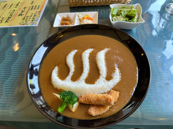 「温泉マークカレー（並盛）1,300円」@西洋亭の写真