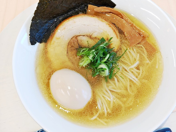 「味玉塩拉麺」@春日屋の写真