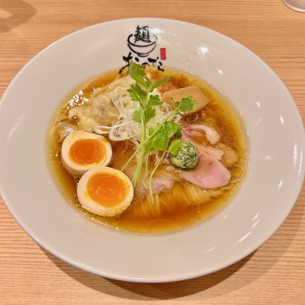 特製醤油ラーメン（1450円）＋トリュフワンタン（400円）