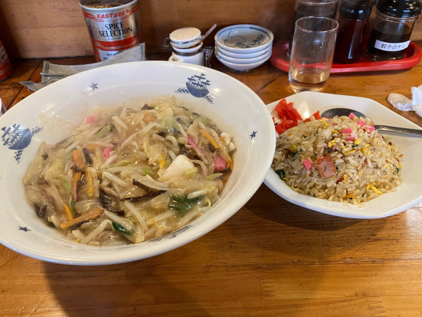 「あんかけちゃんぽん890円チャーハン320円」@ちゃんぽんセンターの写真