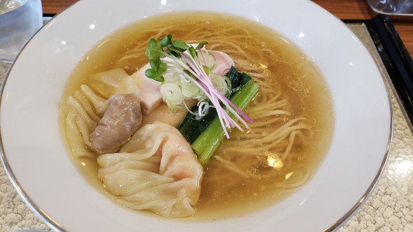 「ワンタン入り塩らーめん」@彩とりの写真