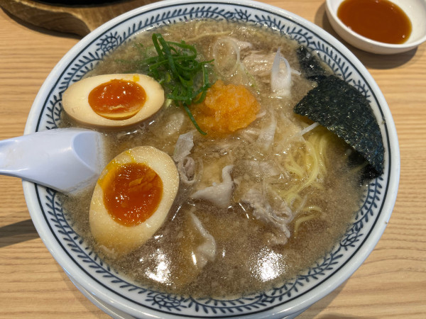 「味玉肉そば固め913円」@丸源ラーメン 相模原清新店の写真