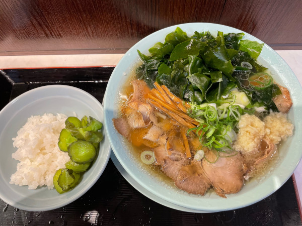 「わかめ中華そば¥800」@新橋ニューともちんラーメン 川崎駅前店の写真