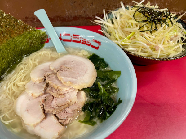 「チャーシュー麺   ネギ丼(並)」@新ラーメンショップ 狭山本部の写真