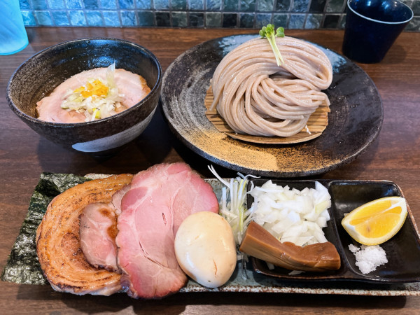 「つけ麺（中）＋特製トッピング」@麺屋みつば＋クローバーの写真
