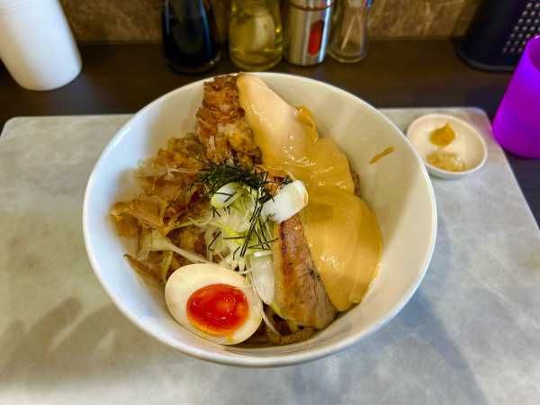 「あん肝バター汁なし　デカから」@麺丼Dining 夢者の写真
