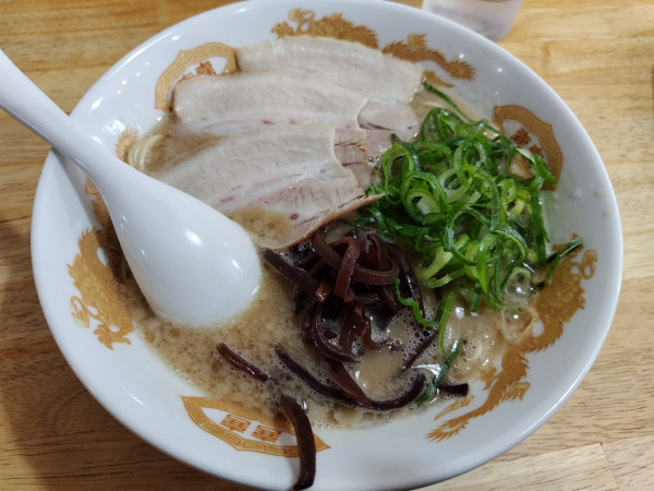 「背脂豚骨ラーメン」@虎龍馬の写真