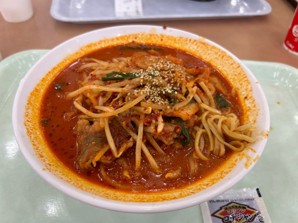 「辛肉バラ湯麺1089円」@金金醤 あみプレミアム・アウトレット店の写真