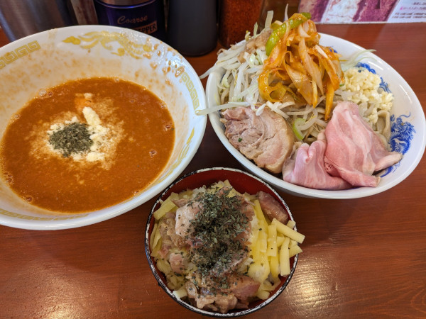 「トッティつけ麺(全マシローストポークスペシャル)➕チーブー丼」@それいけ！たかちゃんラーメンの写真