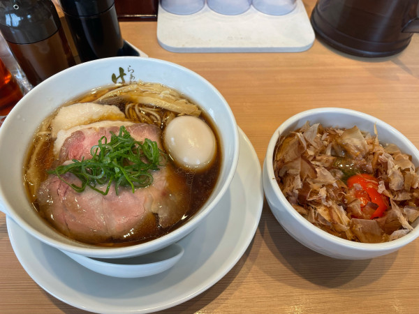 「特製醤油らぁ麺＋マキシマムTKG」@らぁ麺はやし田 岩槻店の写真