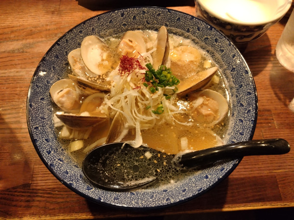 「はまぐりラーメン¥1380+明太味たまご+ビール+ハイボール」@和風楽麺 四代目 ひのでやの写真