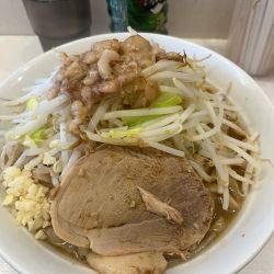 豚ラーメン400g ヤサイアブラマシ　ニンニク普通