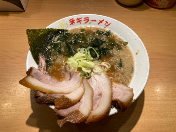 「チャーシューメン5枚」@○新 ネギラーメン 新橋店の写真