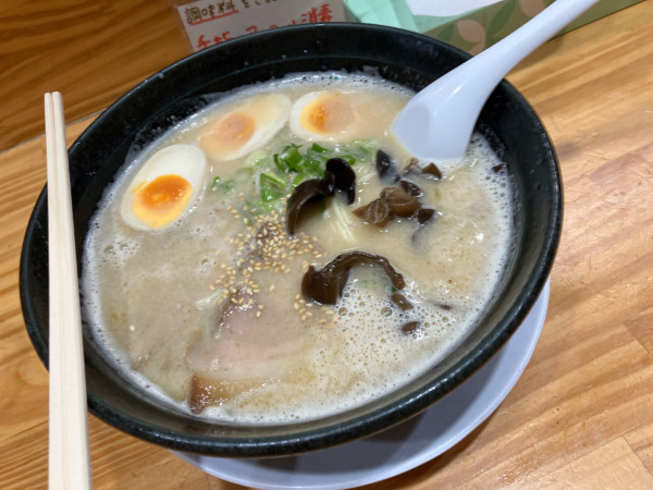 「白とん味玉（950)」@とんこつらーめん いちの屋の写真